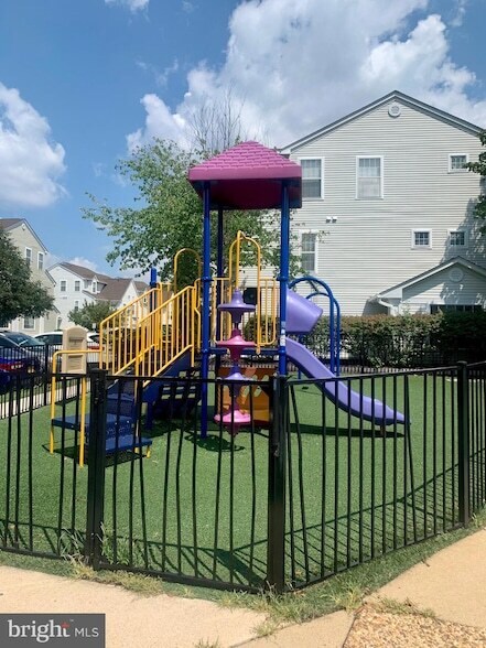 Foto del edificio - 7708 Haynes Point Way