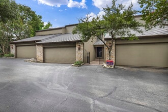 Building Photo - 1821 Westlake Dr