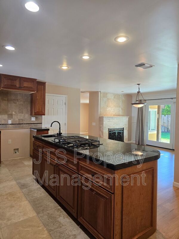 Building Photo - 5220 Tucson Cir