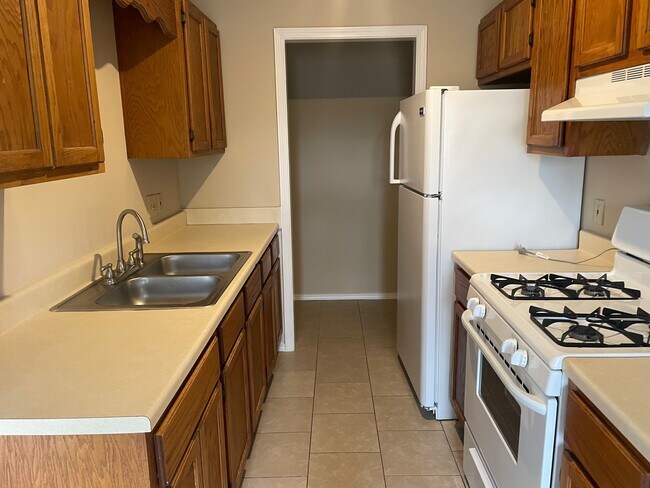 Foto del edificio - 810 S 38th St