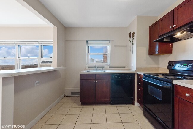 Foto del edificio - 4960 N Marine Dr