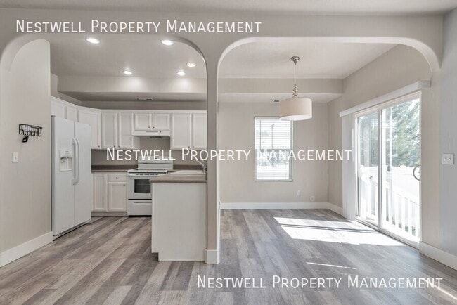 Foto del edificio - 7707 Yellowwood Ln