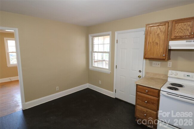 Foto del edificio - 3741 N Sharon Amity Rd