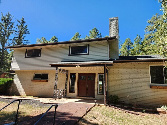 Building Photo - Awesome home in Paradise hills_Backing Buf...