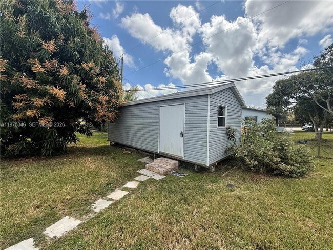 Building Photo - 1960 NW 104th St