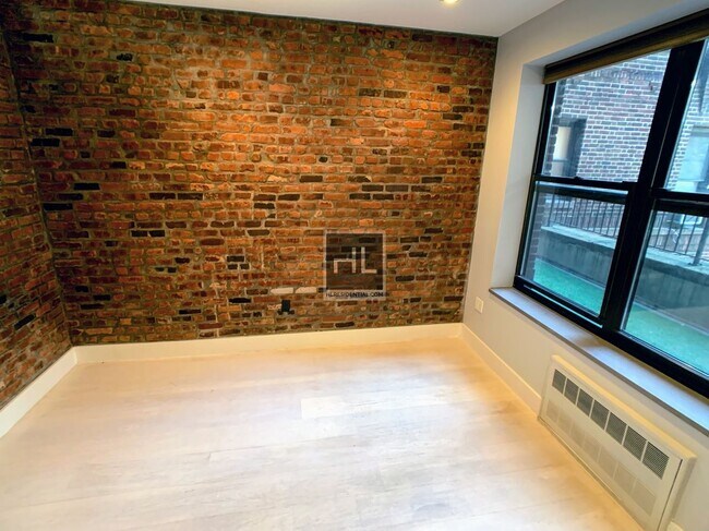 Foto del edificio - 1 BEDROOM | LOWER EAST SIDE | NO BROKER FEE