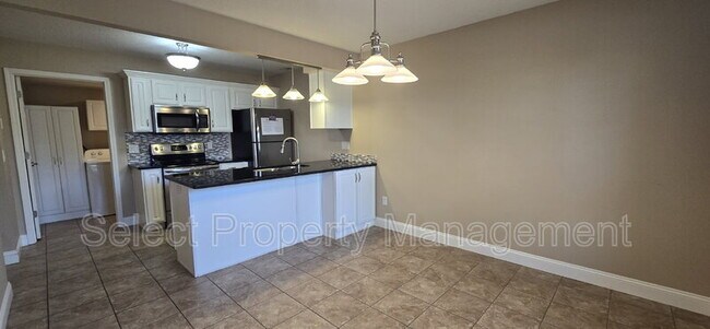Foto del edificio - 5438 Thornbriar Ln