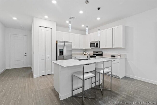 Building Photo - 14534 Highland Center Way