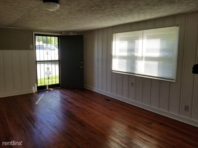 Building Photo - 2 br, 1 bath House - 9623 W Emory Rd