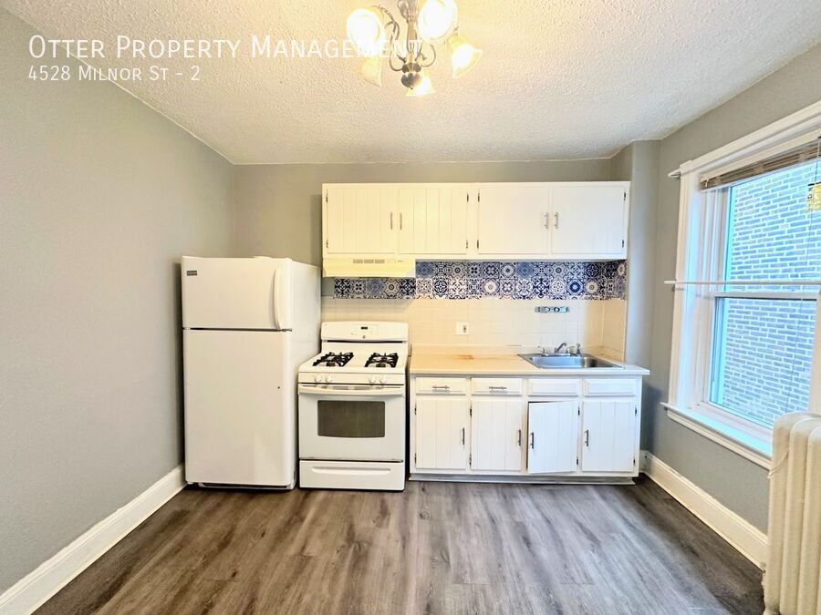 Foto principal - Charming 2BR/1BA Northeast Philly Apt with...