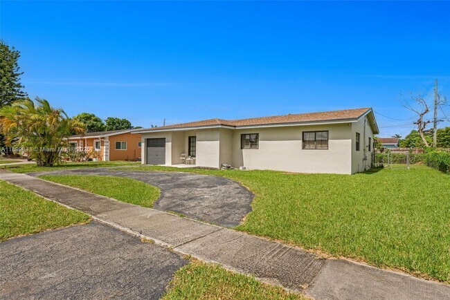 Foto del edificio - 6447 NW 22nd St