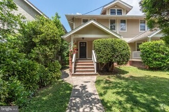 Building Photo - 3819 1/2 Woodley Rd NW