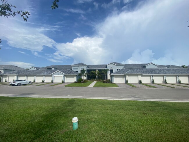 Building Photo - 14194 Heritage Landing Blvd