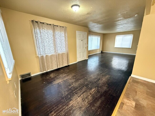 Foto del edificio - 213 S 48th Ave