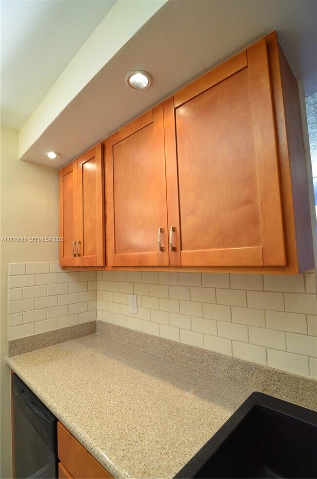 Foto del edificio - 2935 NE 163rd St