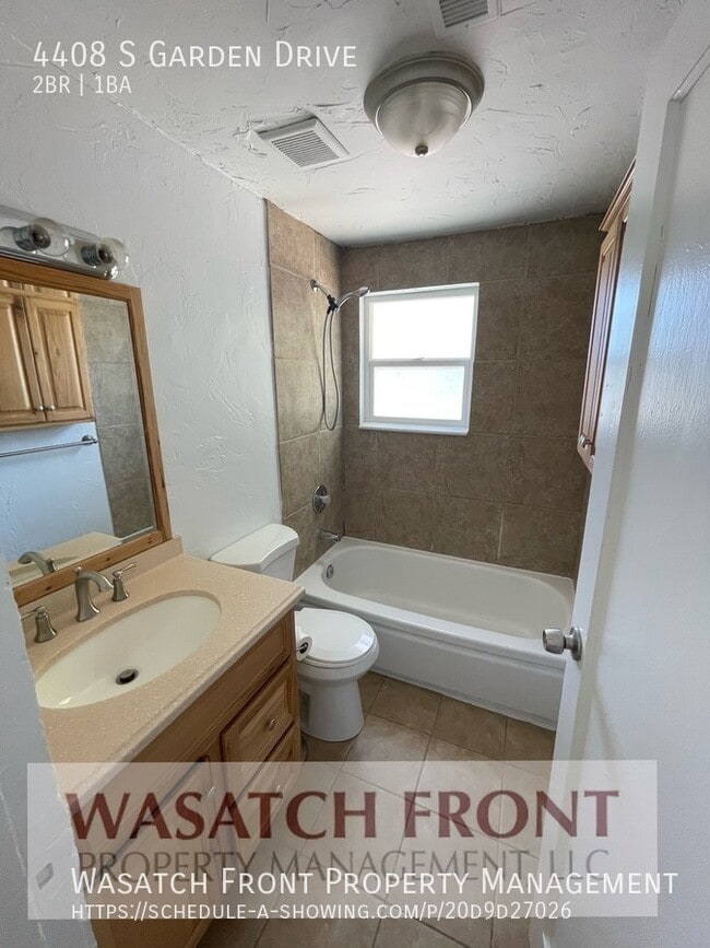 Building Photo - 4408 Garden Dr