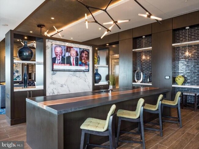 Foto del edificio - 4850 Rugby Ave