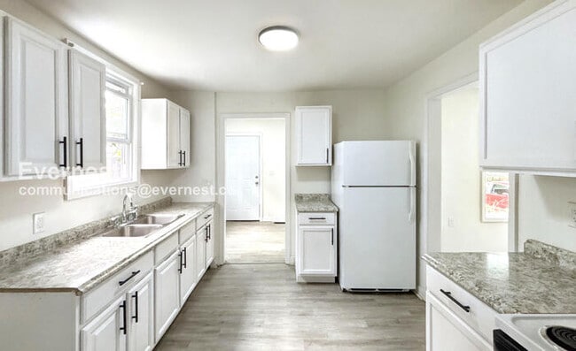 Building Photo - 1475 Cordell Ave