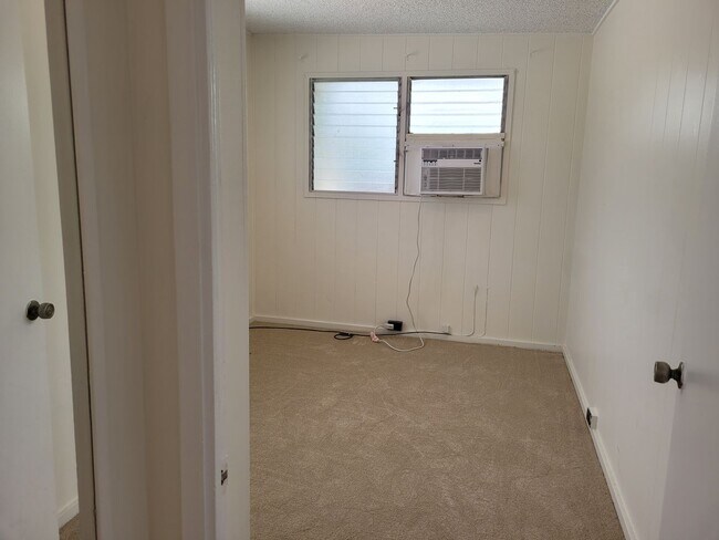 Building Photo - For Rent - 479 N Kalaheo Ave. (UR)