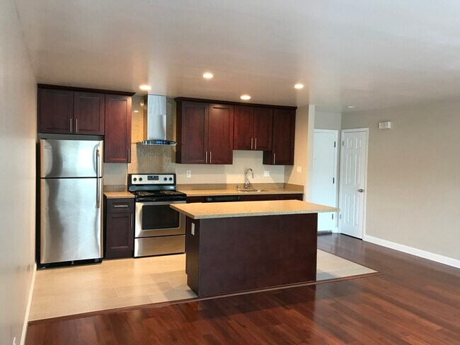 Building Photo - 1210 Alameda de las Pulgas