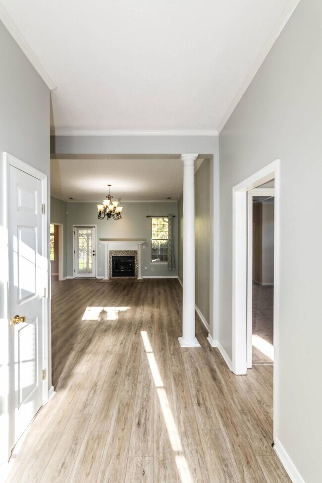 Foto del edificio - 5803 Carriage Hills Dr