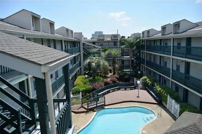 Condo Pool Area - 2330 Edenborn Ave