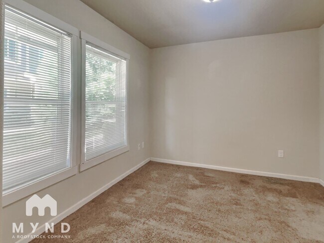 Foto del edificio - 179 NE 80th Ave