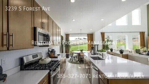 Foto principal - 3239 S Forest Ave