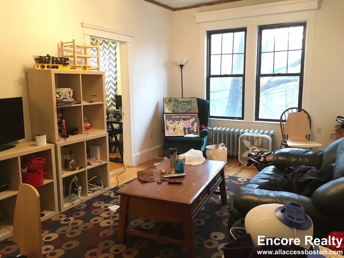 Primary Photo - 47 Gordon St