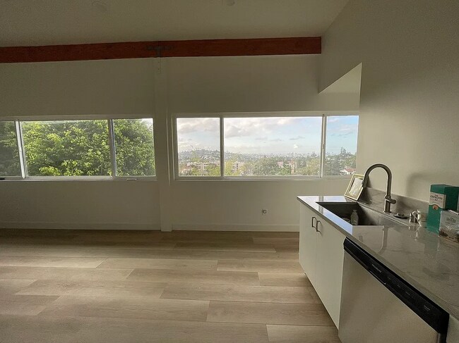 Foto del edificio - 3632 Amesbury Rd