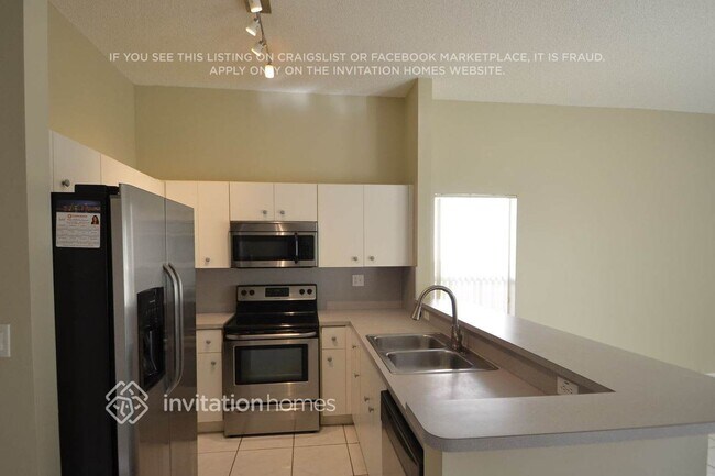 Building Photo - 8153 SW 163rd Ave