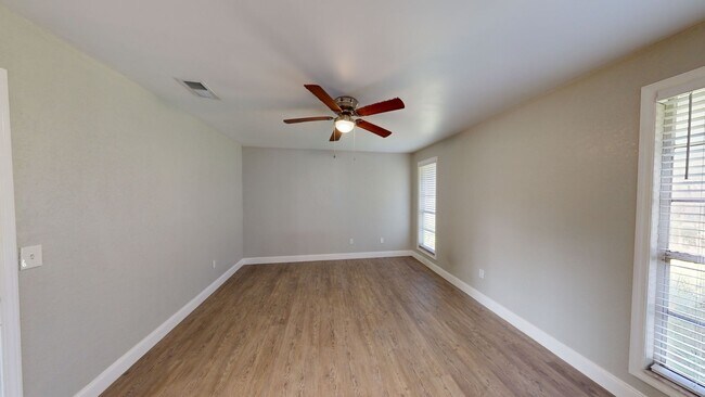 Building Photo - Woodland Acres::  Newly Renovated 1 Bedroo...