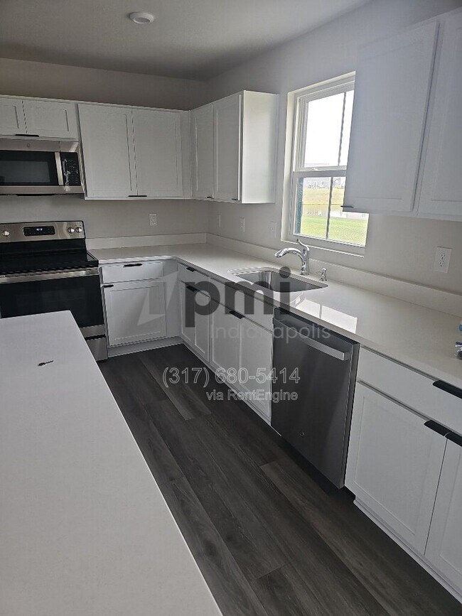 Building Photo - 1854 Cascades Dr