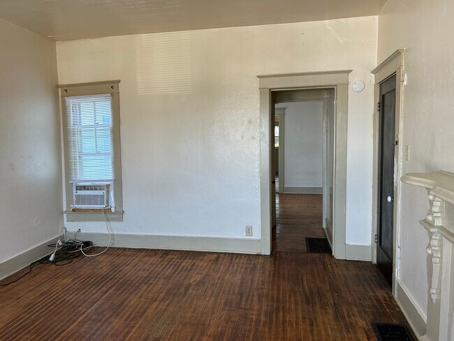 Sala de estar - 305 N 4th St