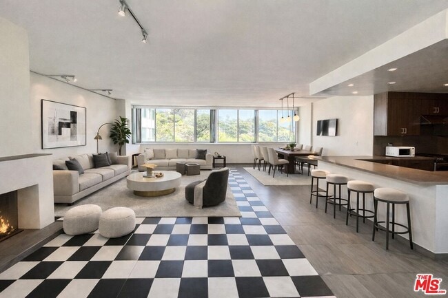 Foto del edificio - 17350 Sunset Blvd