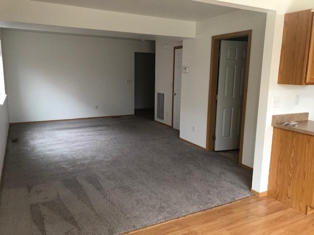SALA DE ESTAR - 464 W Shore Dr