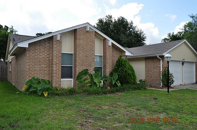 Building Photo - 2706 Sunbird Dr
