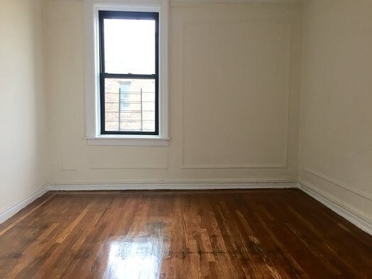 Foto principal - 1845 Hobart Ave