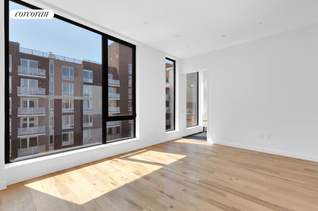 Building Photo - 210 N 10th St