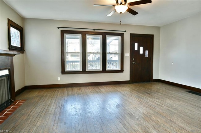 Building Photo - 223-225-225 E Liberty St