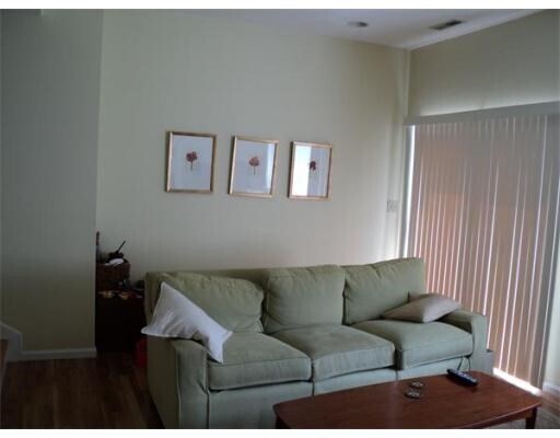Foto del edificio - 40 Tisdale Dr