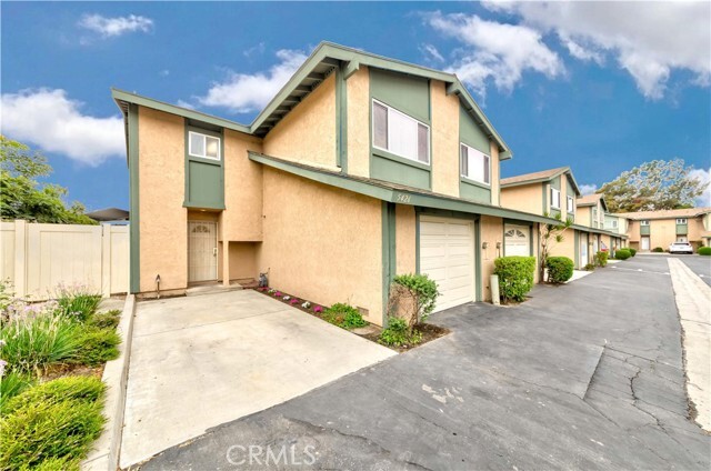 Building Photo - 5426 Villa Way