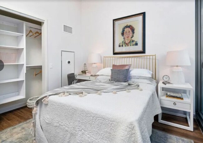 Foto del edificio - 341 W Chestnut St