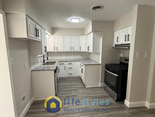 Foto del edificio - 517 Cherry Ln