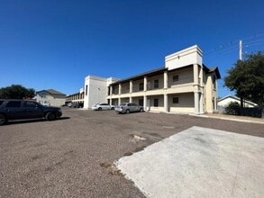 Building Photo - 710 Alta Vista Dr