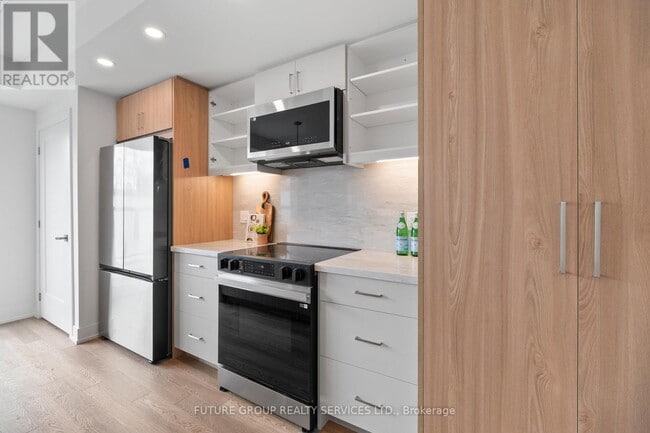 Building Photo - 34 Poplar Ave