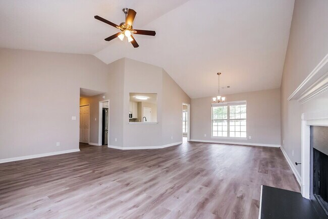 Foto del edificio - 192 River View Ct