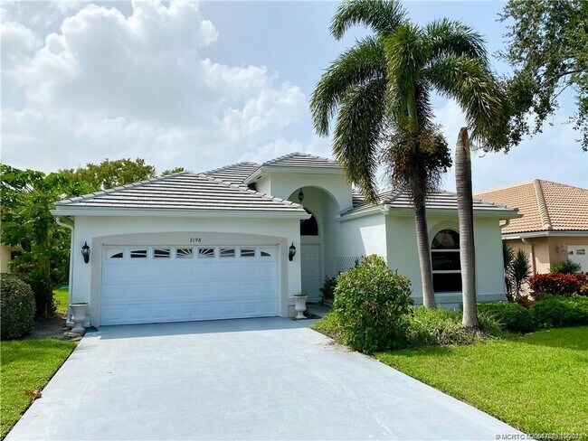Foto del edificio - 3198 SE Carrick Green Ct