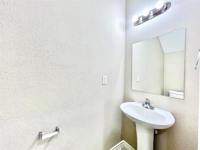 Foto del edificio - 5602 Hirondel