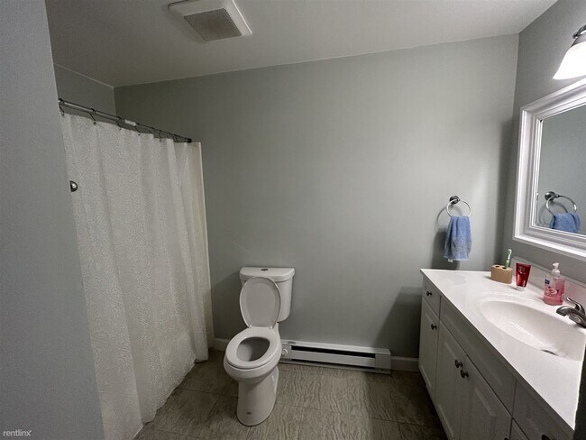 Building Photo - 2 br, 1.5 bath Condo - 24 Dogwood Ct